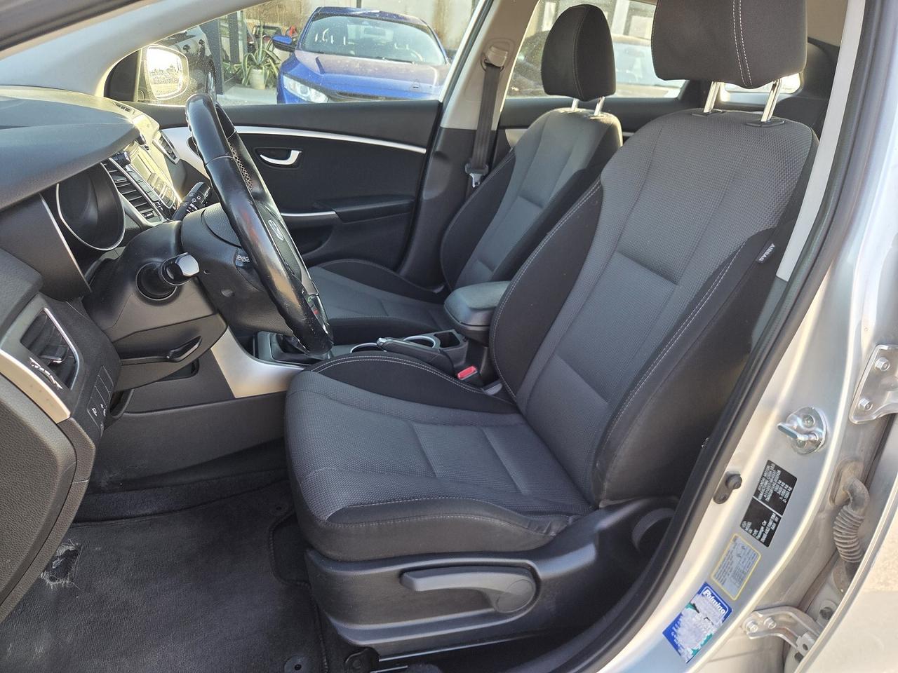 HYUNDAI I30 1.6DIESEL 81KW DEL 2013