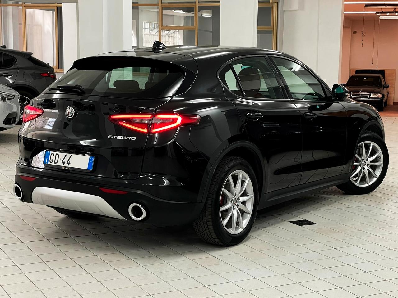 Alfa Romeo Stelvio 2.2 TD 190 CV EXECUTIVE 19" DISTRIBUZIONE ESEGUITA