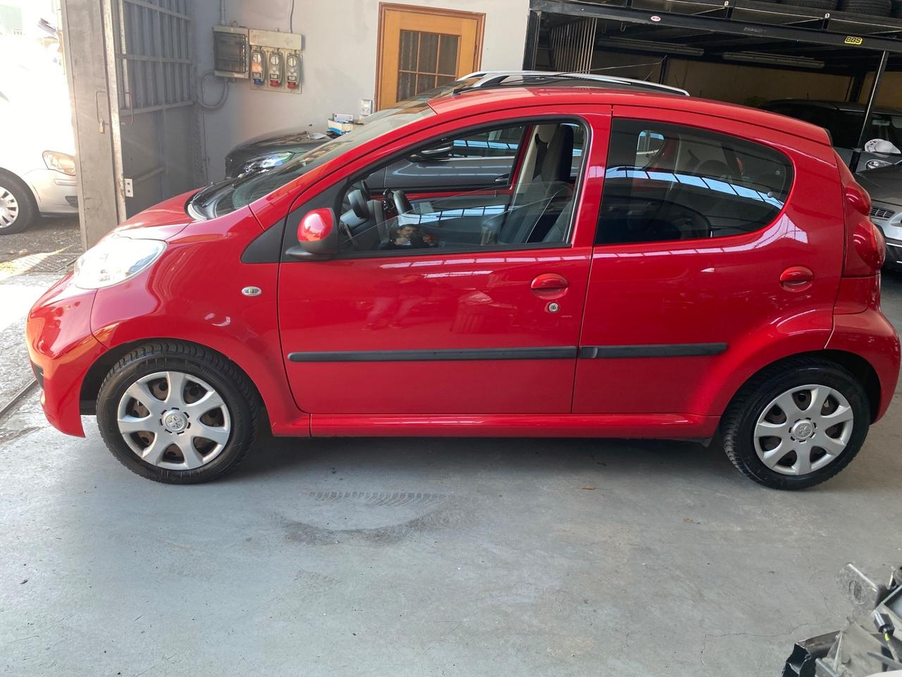 Peugeot 107 1.0 68CV 5p. Sweet Years