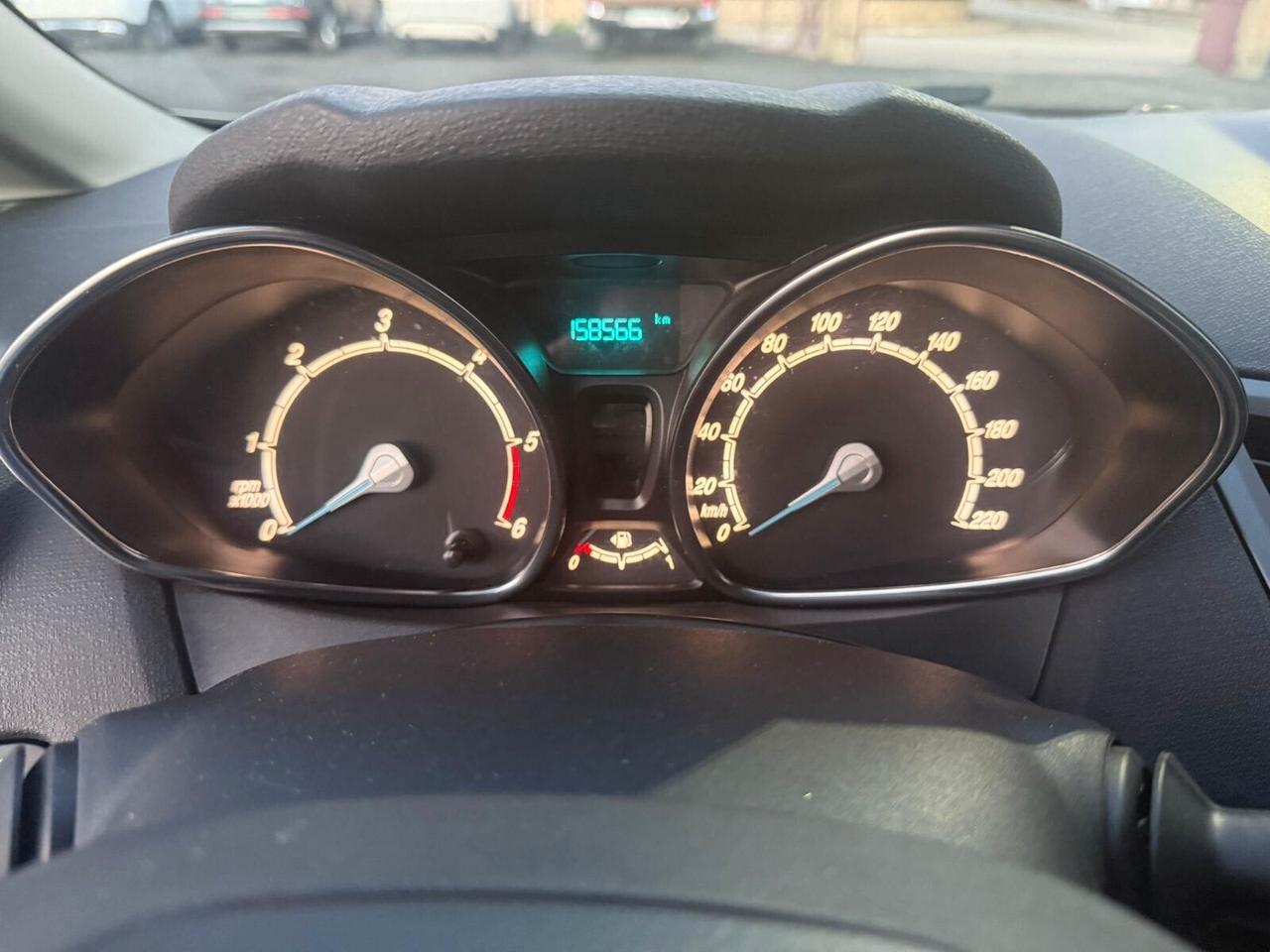 Ford Fiesta AUTOCARRO 4 posti