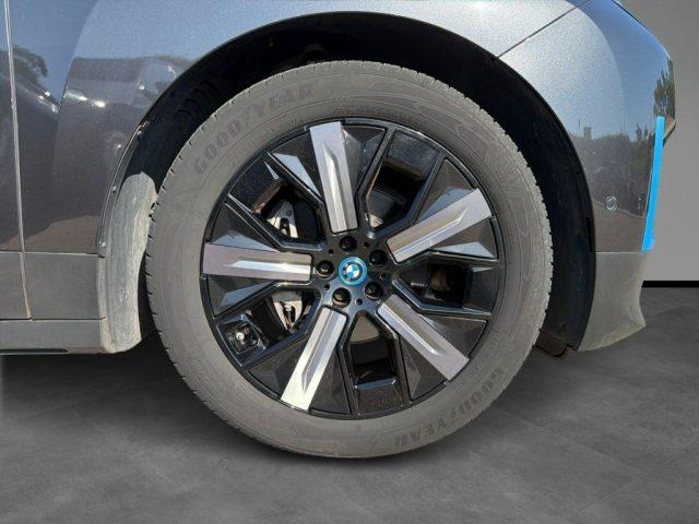 BMW iX xDrive 40