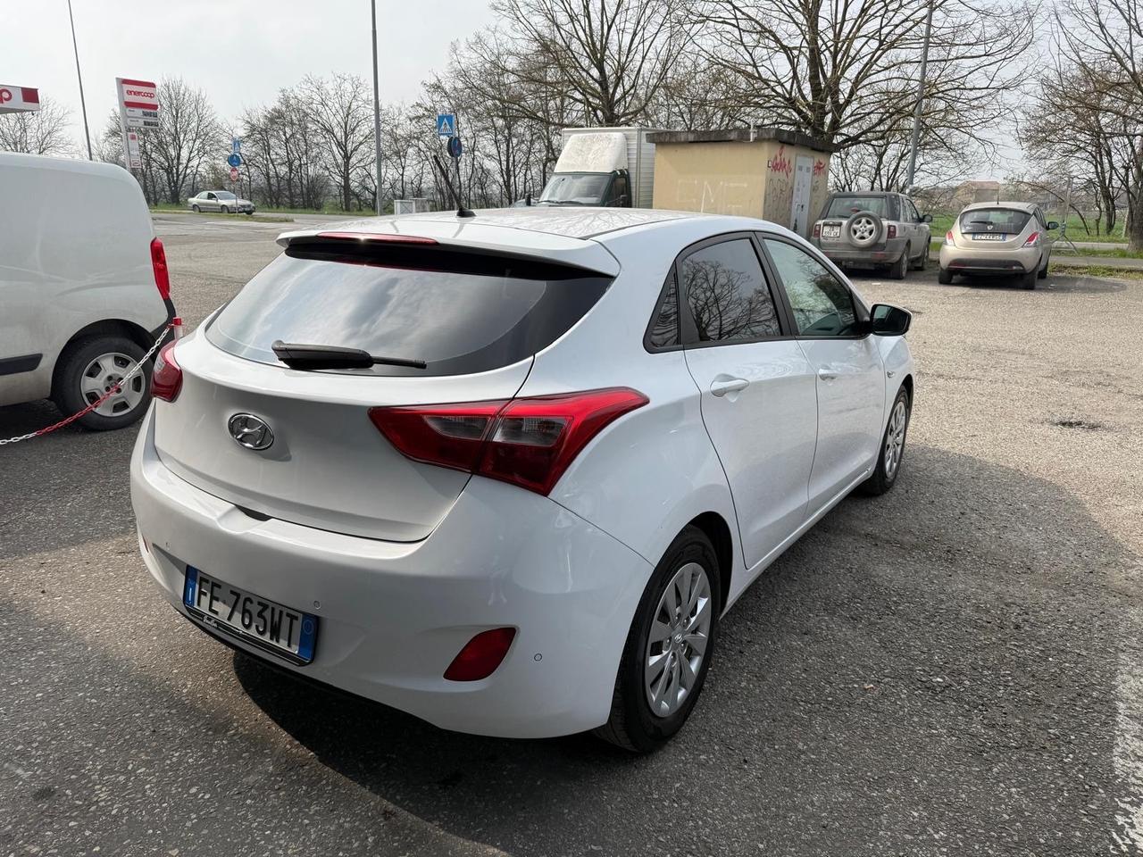 Hyundai i30 1.4 5p. OK NEOPATENTATI