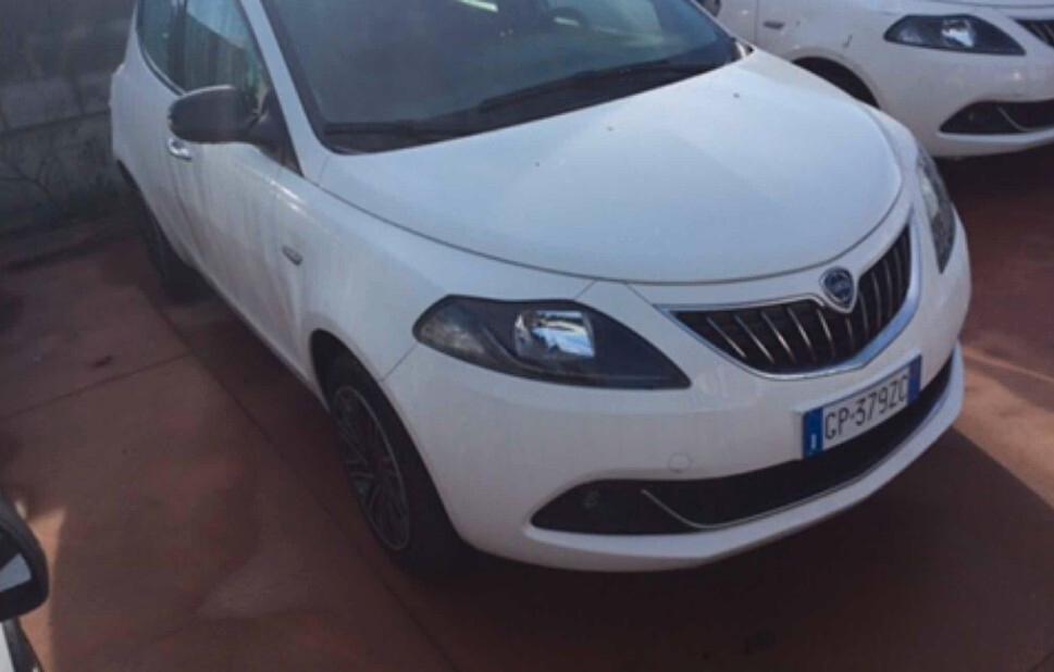 Lancia Ypsilon 1.0 FireFly 5 porte S&S Hybrid Gold