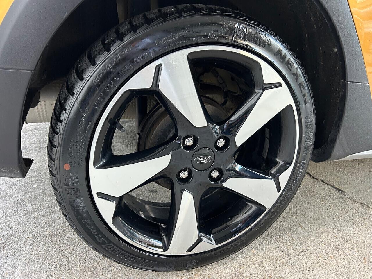 Ford Fiesta ACTIVE 1.0 Ecoboost NEOPATENTATI!!!