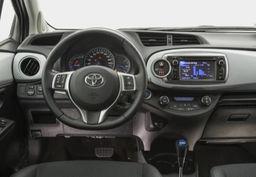 TOYOTA Yaris III 2011 - Yaris 5p 1.0 Active