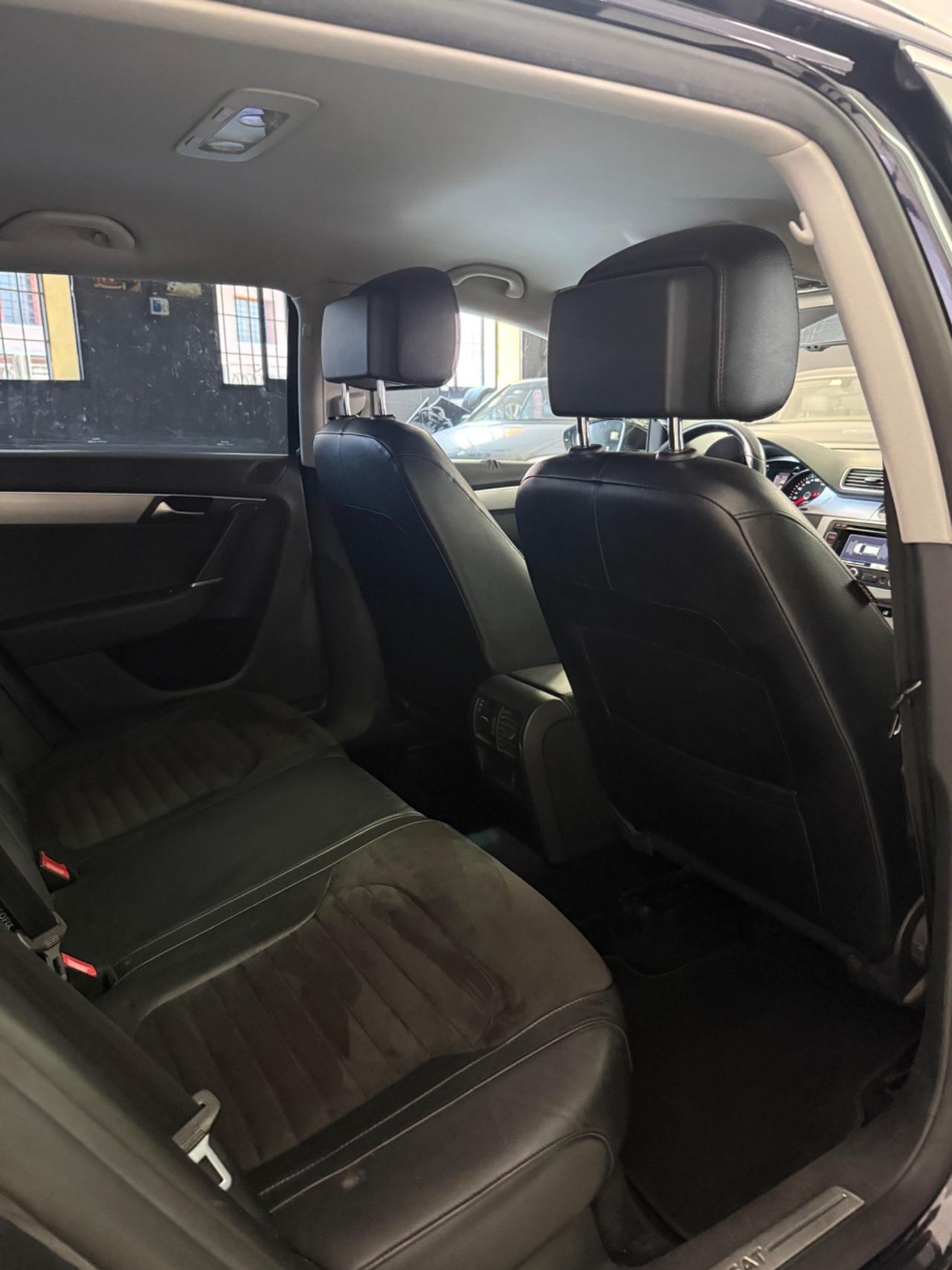 Volkswagen Passat Var. 2.0 TDI Highline BlueM.Tech.