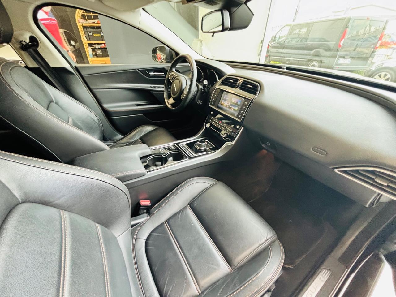 Jaguar XE 2.0 D Turbo Portfolio