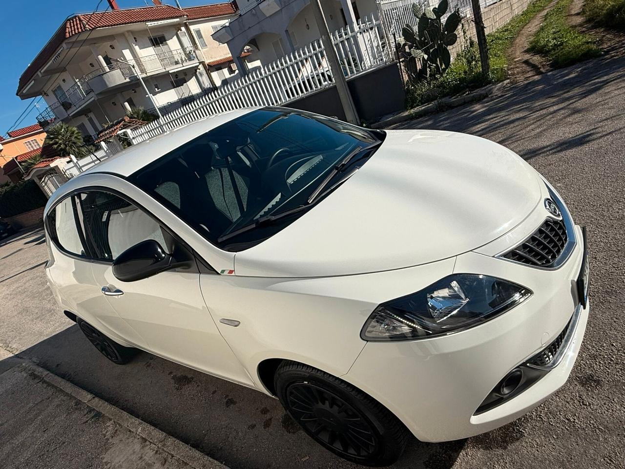 Lancia Ypsilon 1.0 FireFly 5 porte S&S Hybrid Ecochic Gold