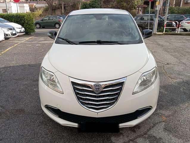 Lancia Ypsilon 1.2 8v Silver ecochic Gpl 69cv E6