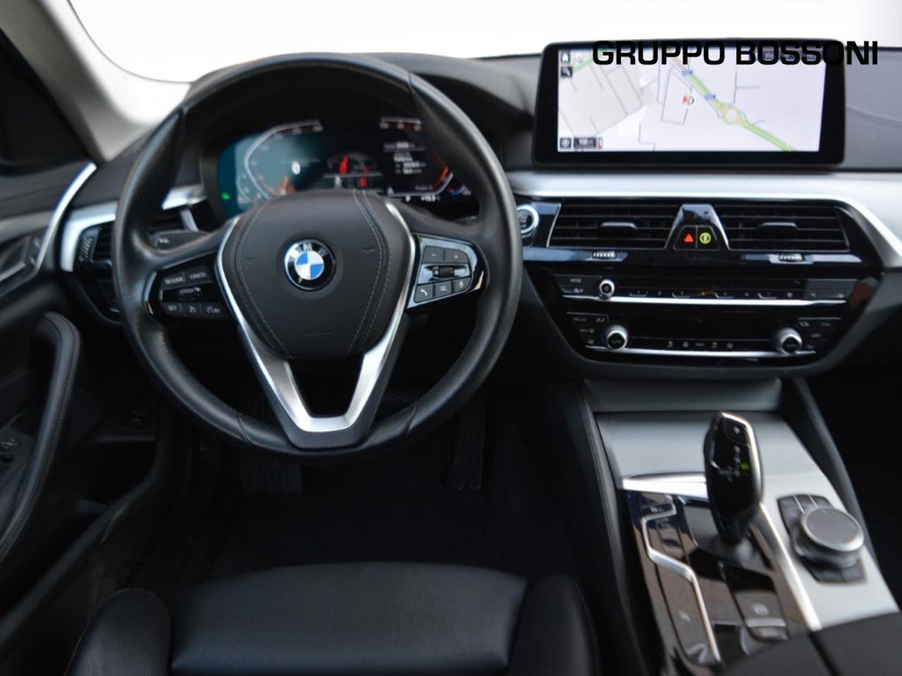 BMW Serie 5 touring 518d mild hybrid 48v luxury steptronic