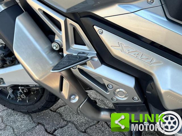 HONDA X-ADV 750 .