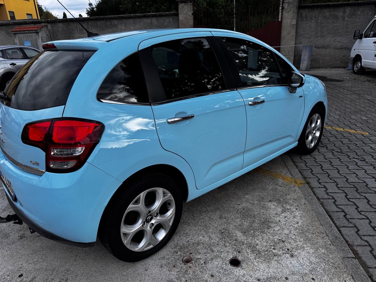 Citroen C3 1.4 HDi 70 neopatentati con gancio traino