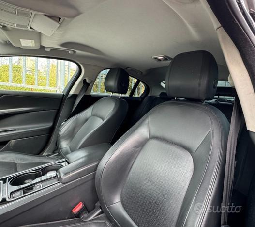 JAGUAR XE 2.0 D Turbo 180CV aut. Prestige