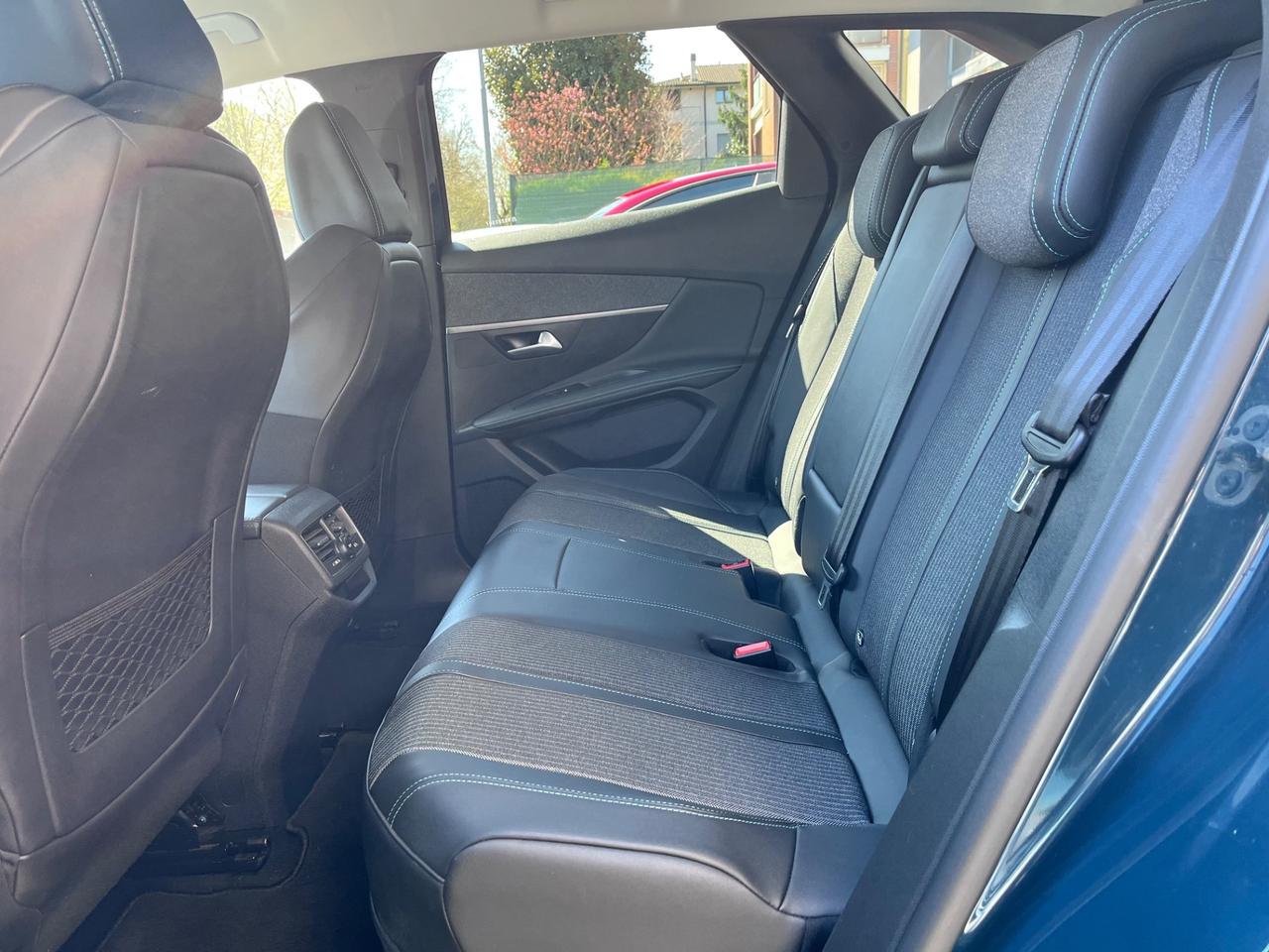 Peugeot 3008 Hybrid 225 e-EAT8 Allure