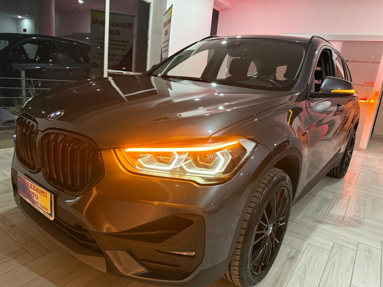 Bmw X1 2.0D150cv SHADOW LINE TOTAL BLACK LED2022
