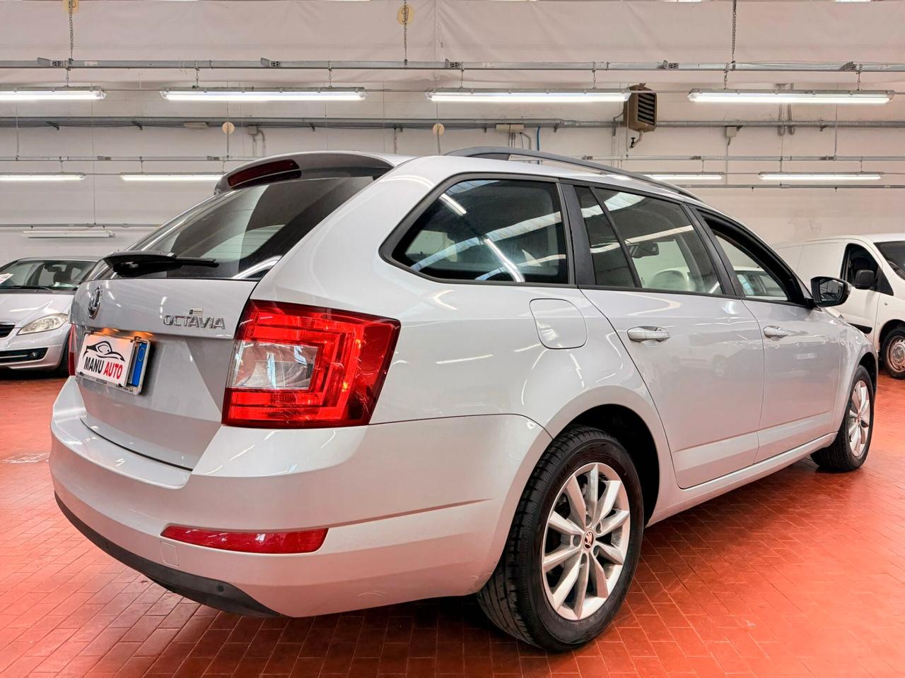 Skoda Octavia 1.6 TDI 105 CV ok Neopatentati