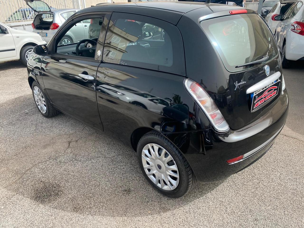 Lancia Ypsilon 1.4 Argento Ecochic GPL