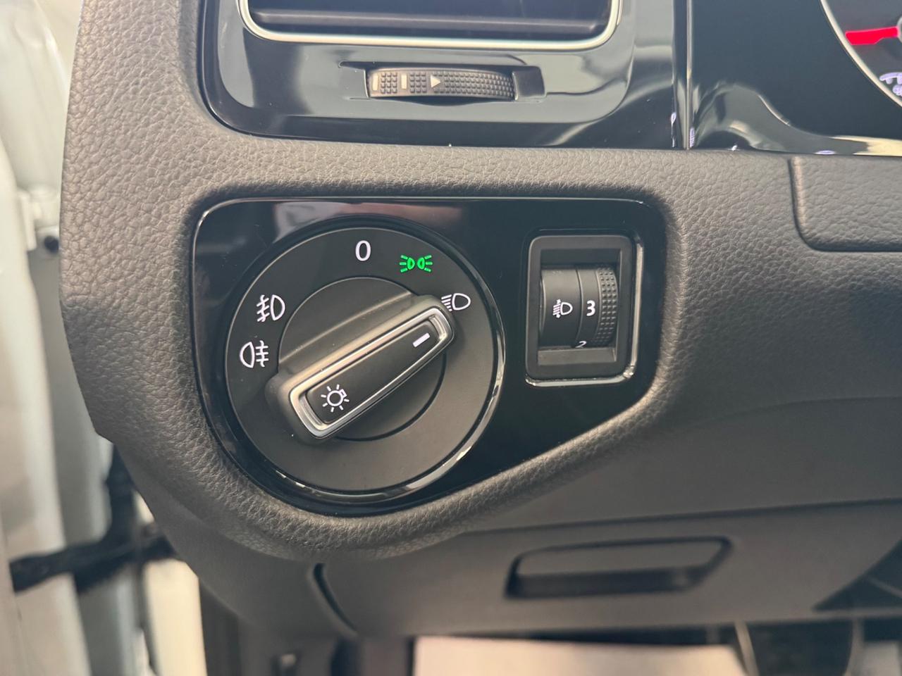 Volkswagen Golf 1.6 TDI 110 CV DSG HIGHLINE