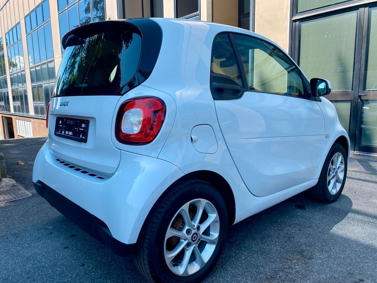 Smart ForTwo PASSION -TETTO-LED -NAVI-GARANZIA