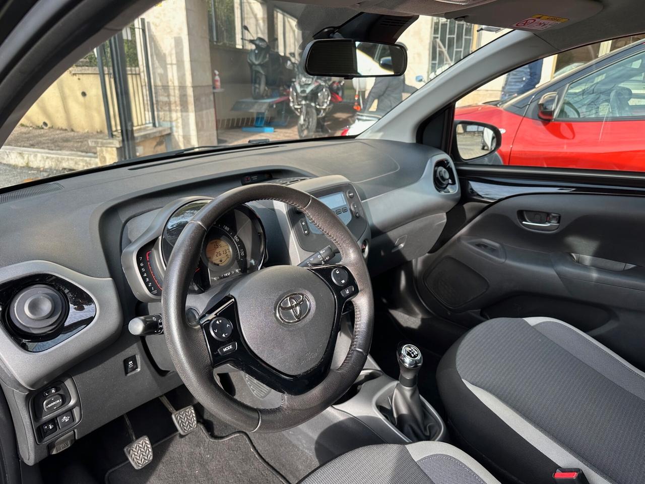 Toyota Aygo Connect x-play 11/20 km. 26137