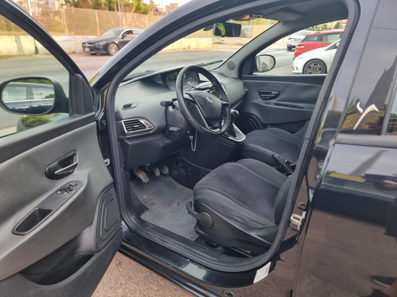 Lancia Ypsilon 1.3 MJT 16V 95 CV 5 porte S&S Gold