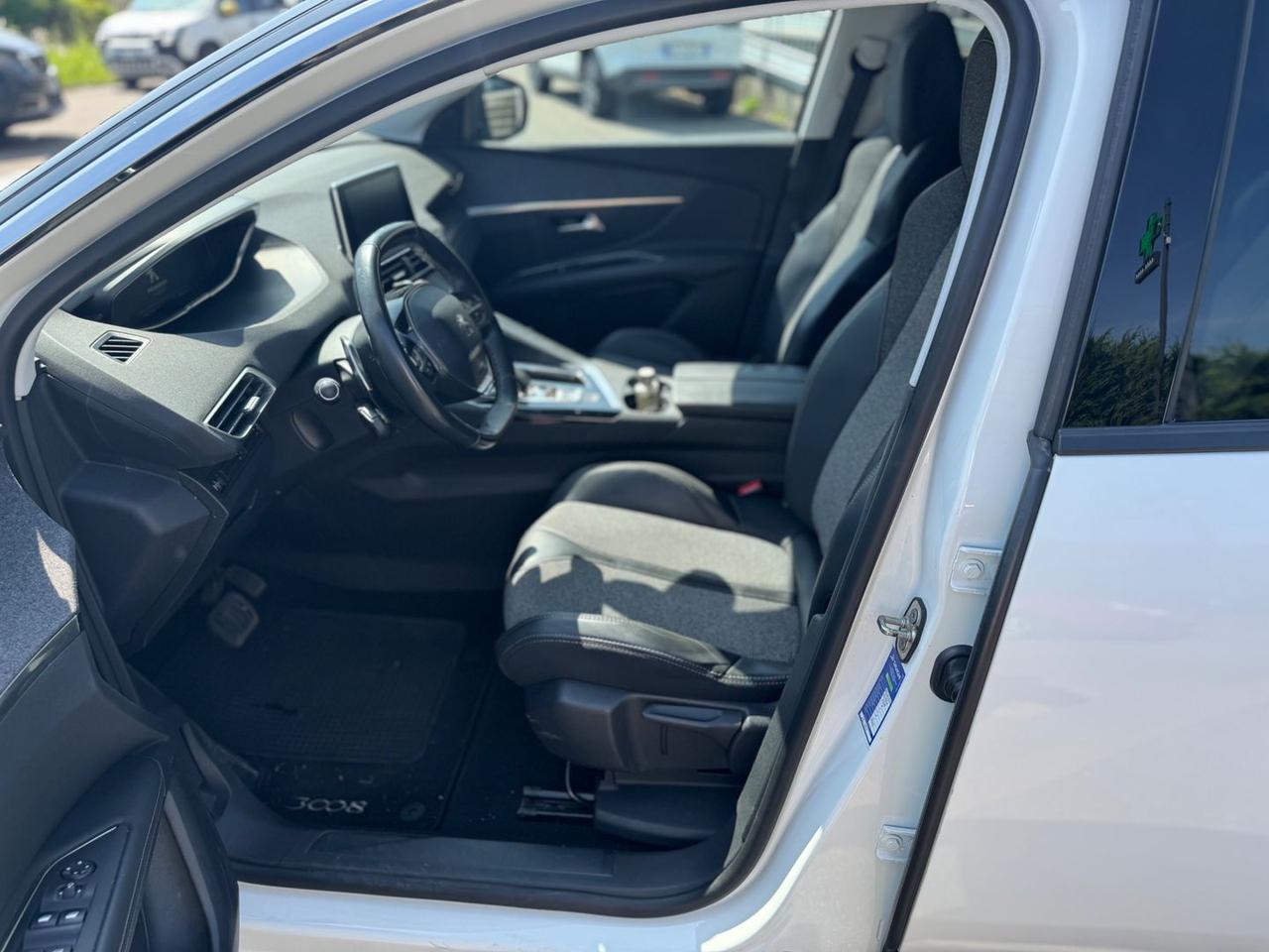 Peugeot 3008 Allure 1.6 Blue HDI 120