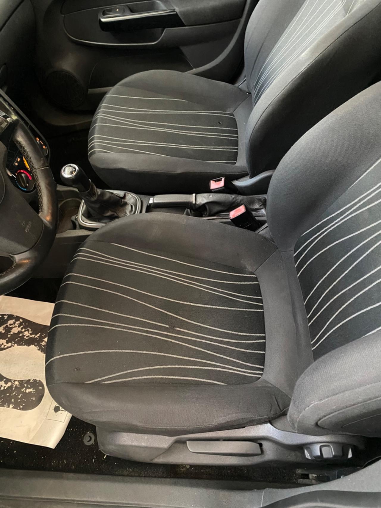 Opel Corsa 1.2 5 porte Club