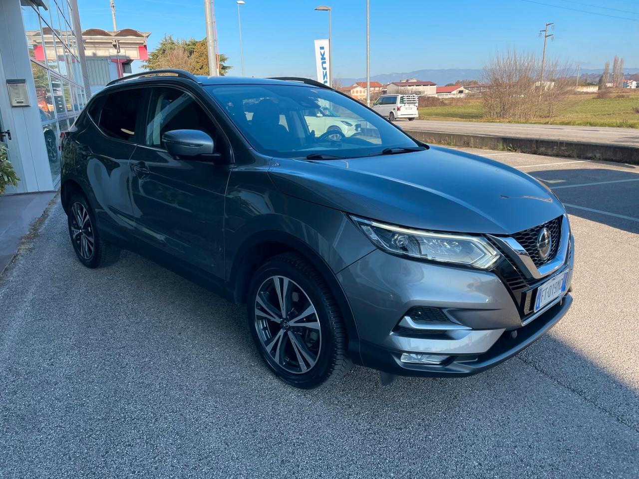 Nissan Qashqai 1.2 DIG-T Tekna OK PER NEOPATENTATI