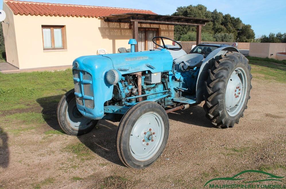 TRATTORE AGRICOLO FORD DEXTA 32 CV