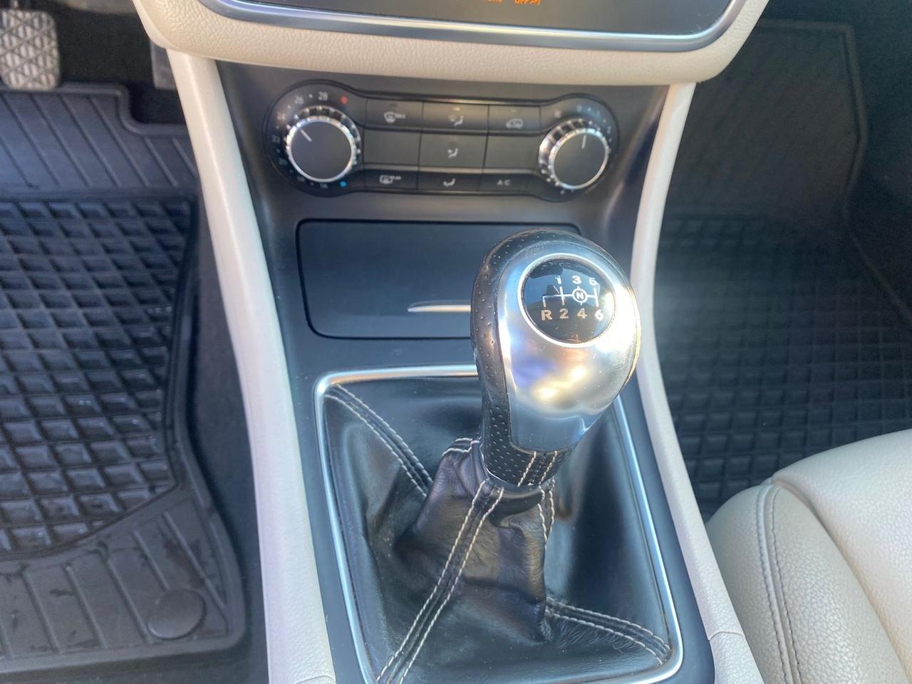 Mercedes-Benz CLA 200 D Premium #7586