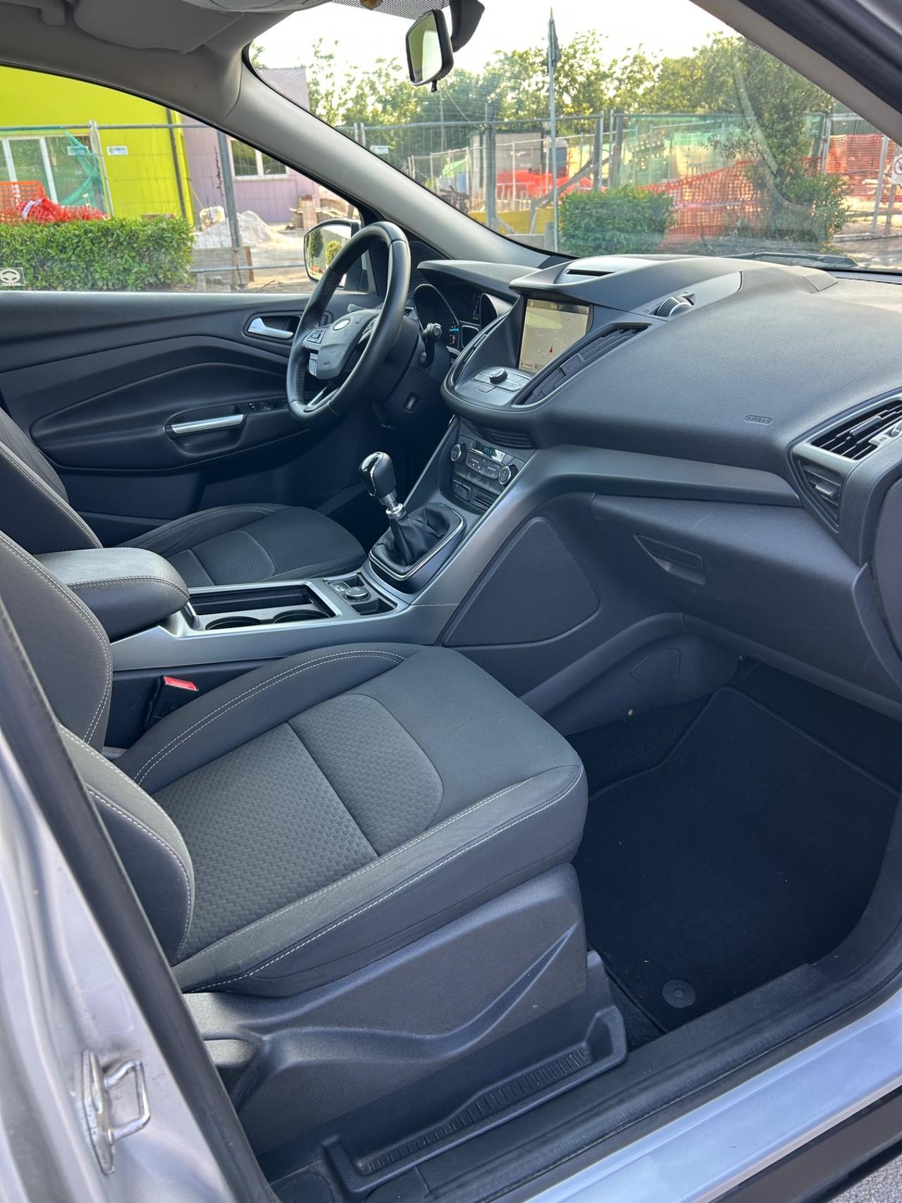 Ford Kuga 1.5 TDCI 120 CV S&S 2WD ST-Line