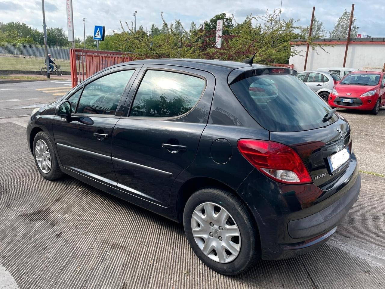 Peugeot 207 4 posti autocarro