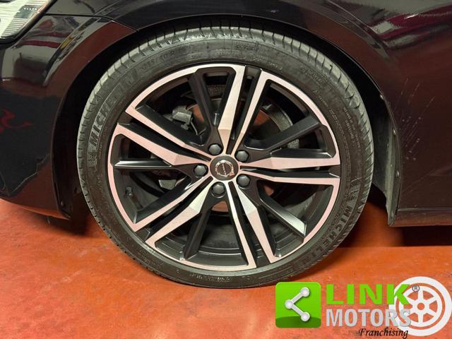 VOLVO V60 D3 Geartronic R-design - IVA -FULL- GANCIO -24MESI
