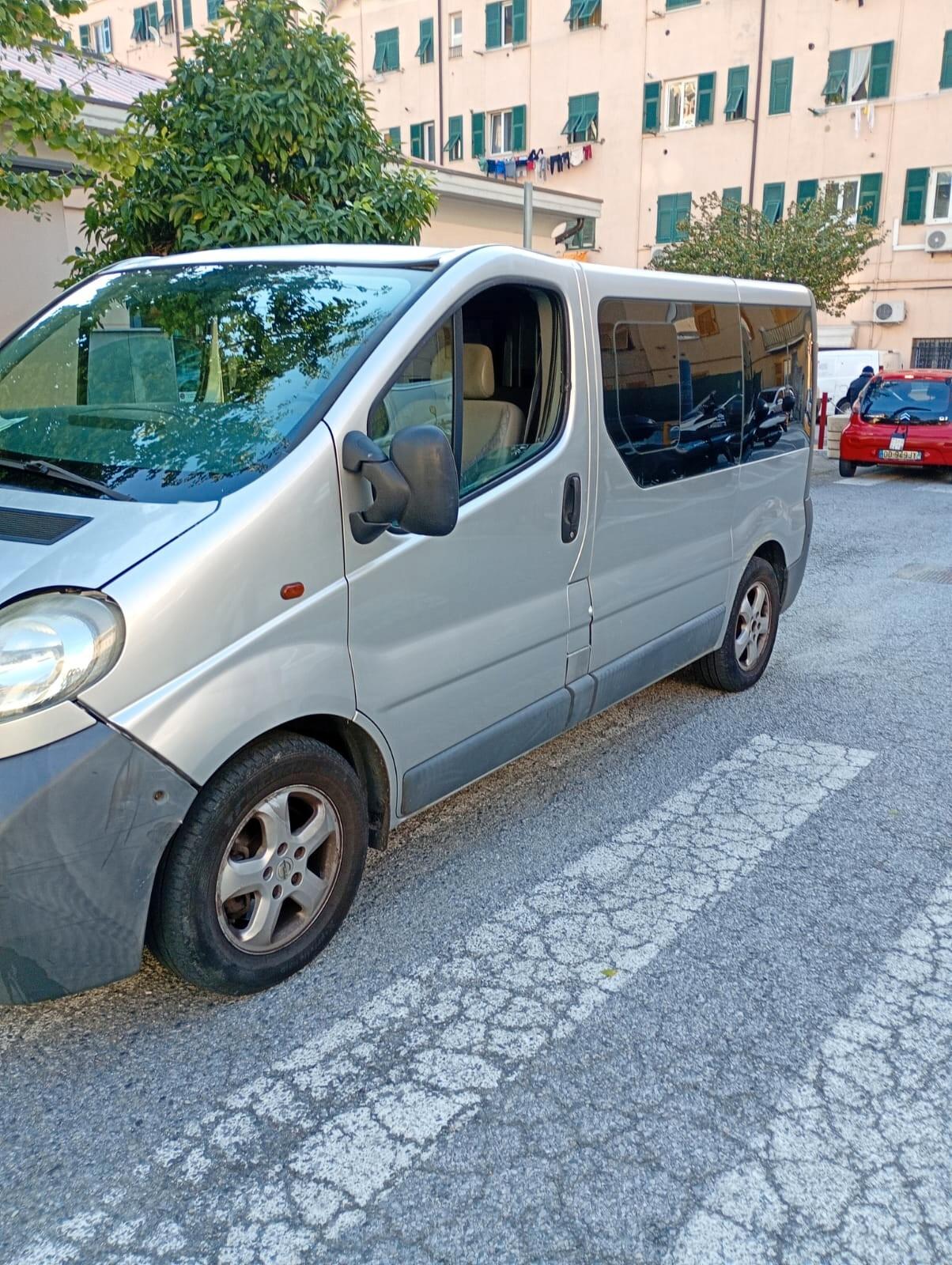 Opel Vivaro 2.5 Diesel 150CV S&S PL-TN-DC M Mobile Furgone