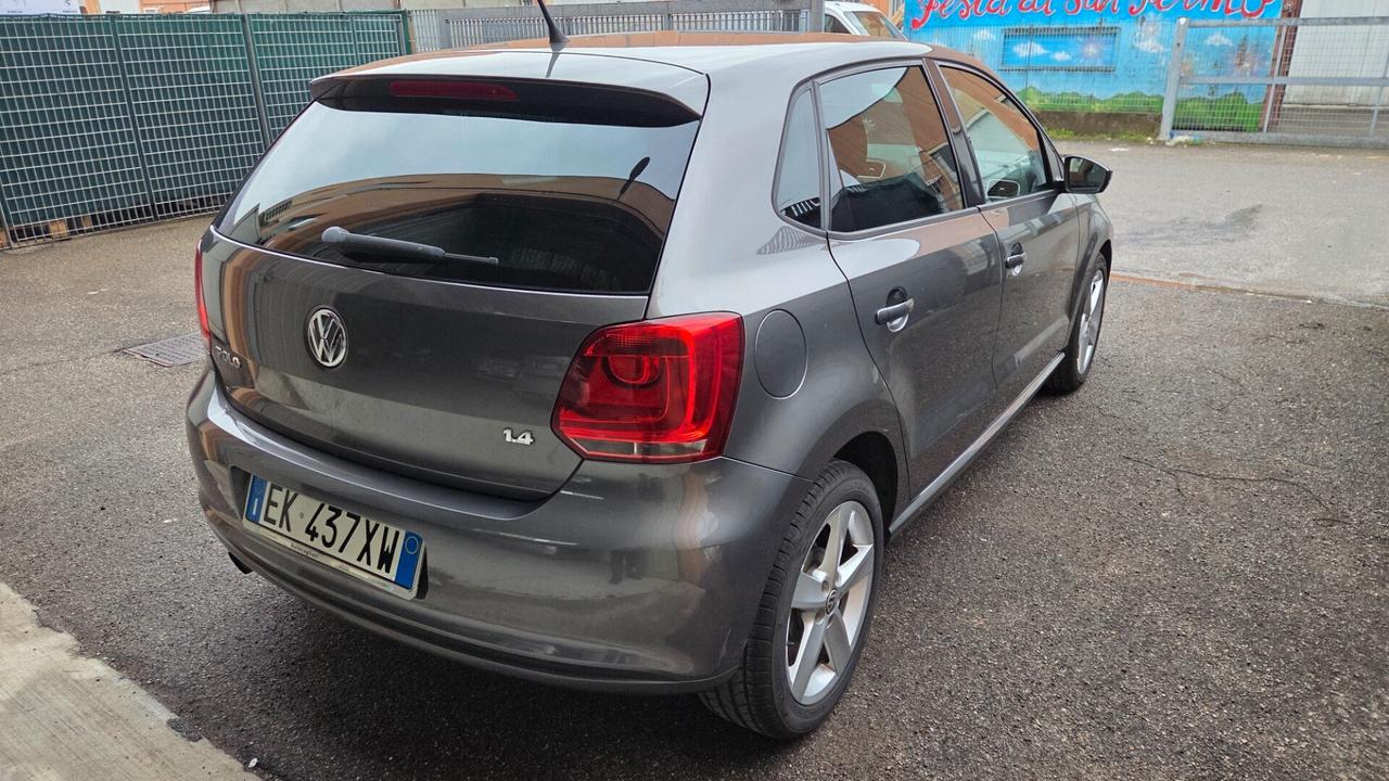 Volkswagen Polo 1.4 5 porte Highline unico proprietario neo patentati