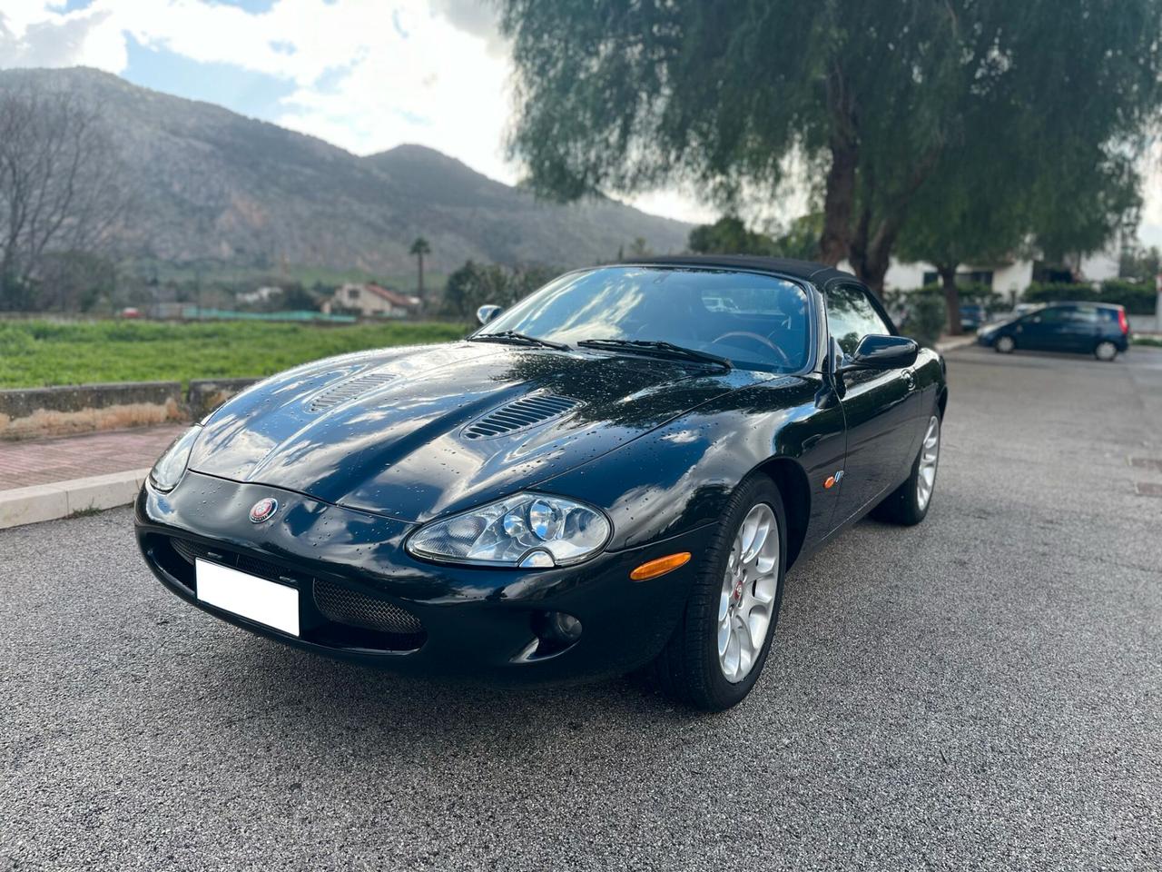 MAGNIFICA JAGUAR XKR CABRIO 363 CV - 8 CILINDRI - ASI - 125000 KM - DA VEDERE.