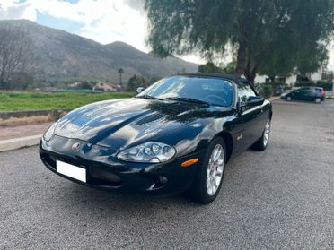 MAGNIFICA JAGUAR XKR CABRIO 363 CV - 8 CILINDRI - ASI - 125000 KM - DA VEDERE.