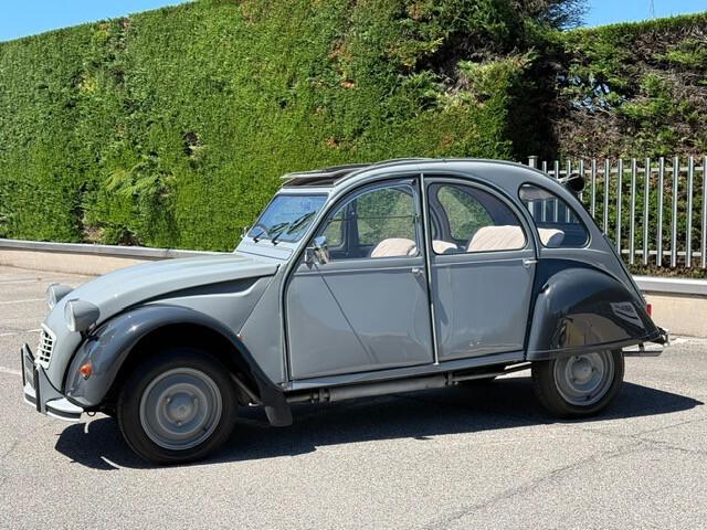 Citroen 2CV 6 Special "Charleston Style"