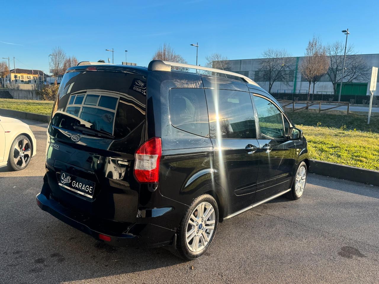 Ford Tourneo Courier 1.0 EcoBoost 100 CV Titanium