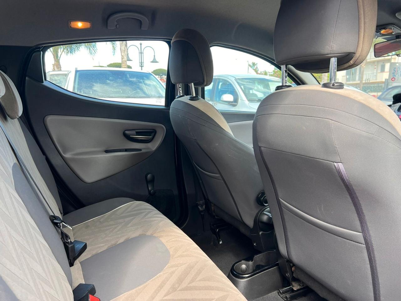 Lancia Ypsilon 1.2 69 CV 5 porte Platinum
