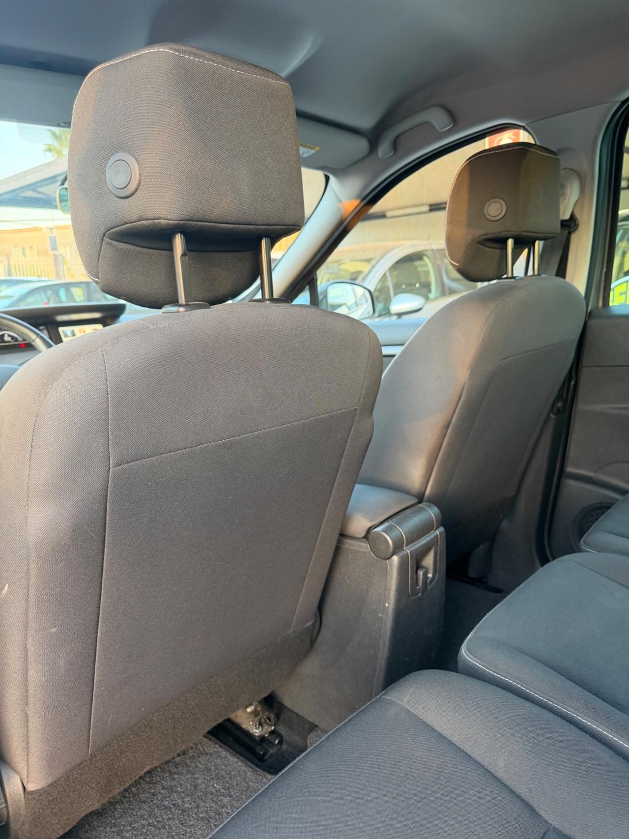 Renault SCENIC 1.5 dCi 110CV 2015 - TOM TOM