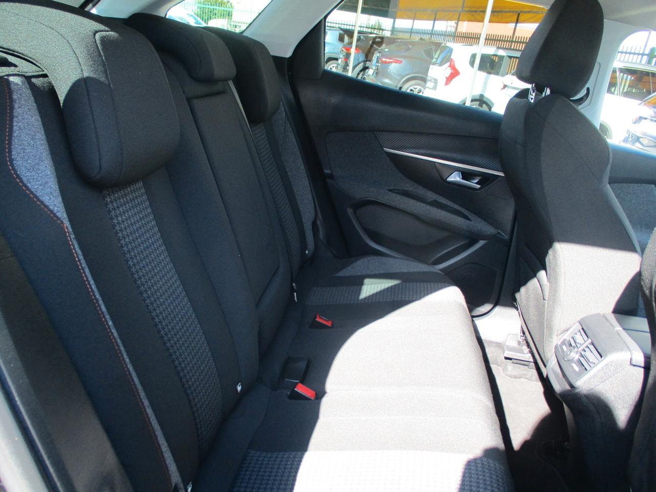 Peugeot 3008 BlueHDi 130 S&S Crossway