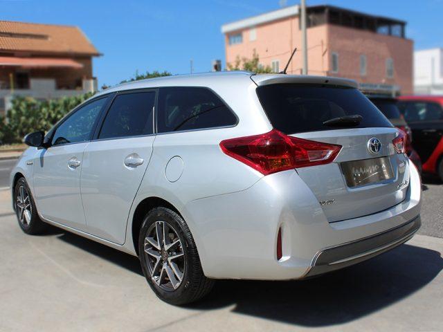 TOYOTA Auris Touring Sports 1.8 Hybrid Lounge