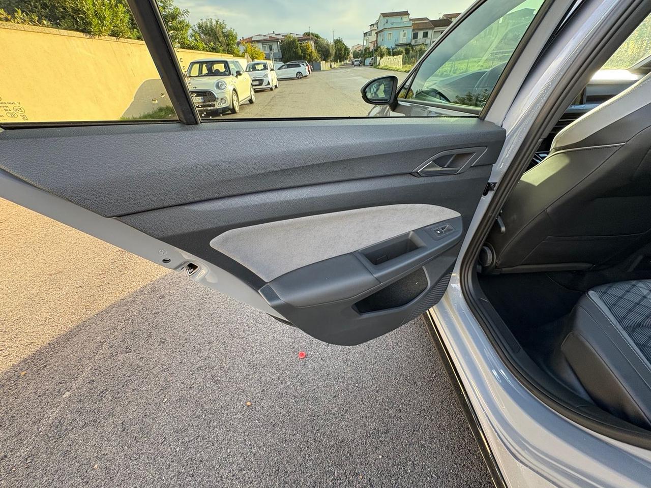 Volkswagen Golf 2.0 TDI R Line #7276