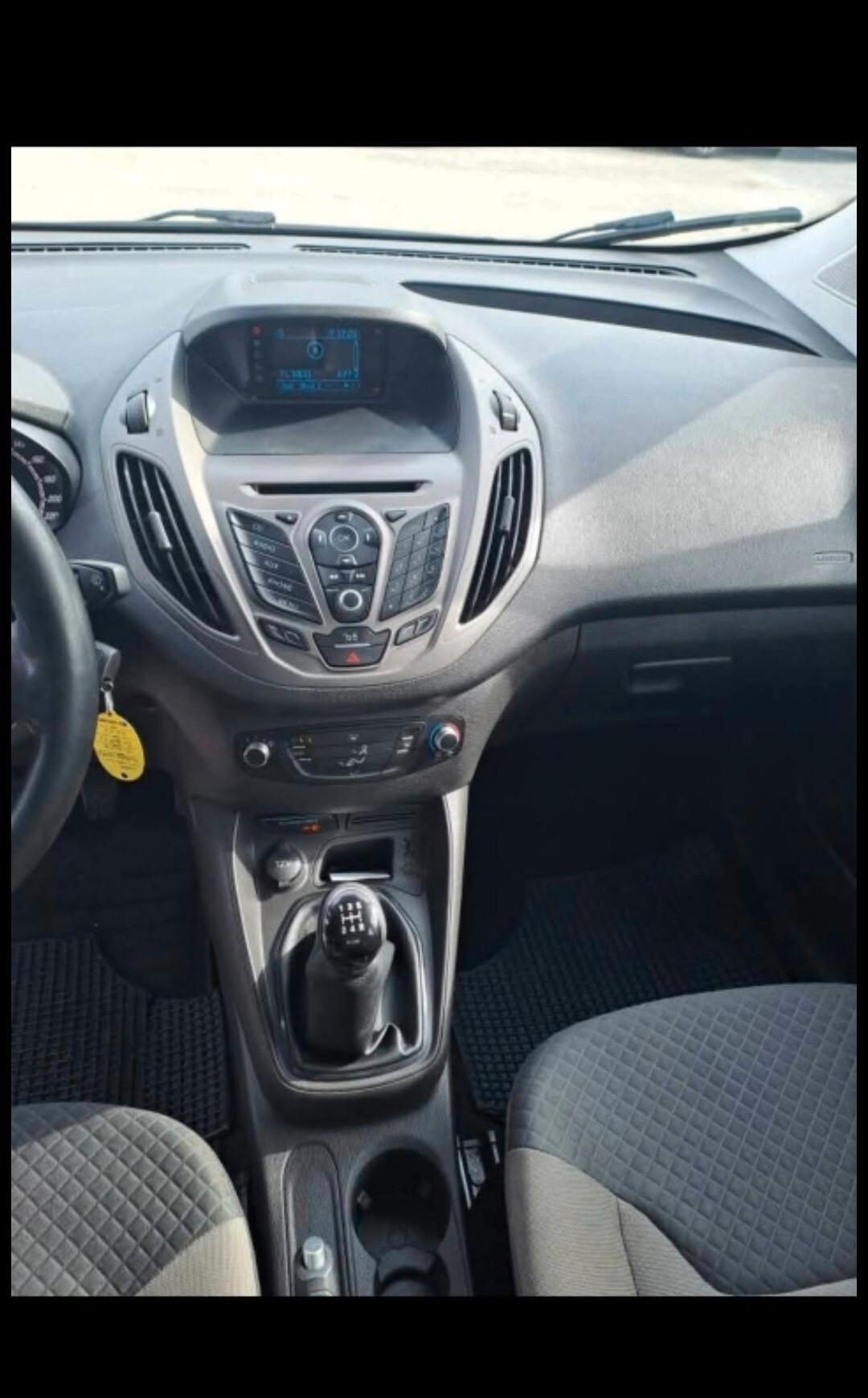 Ford Tourneo Courier 1.0 EcoBoost 100 CV Titanium