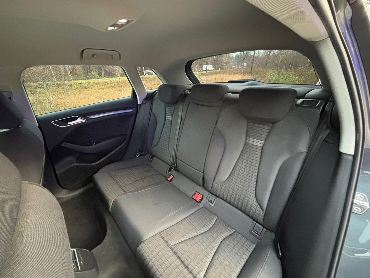 Audi A3 2.0 TDI S tronic Attraction