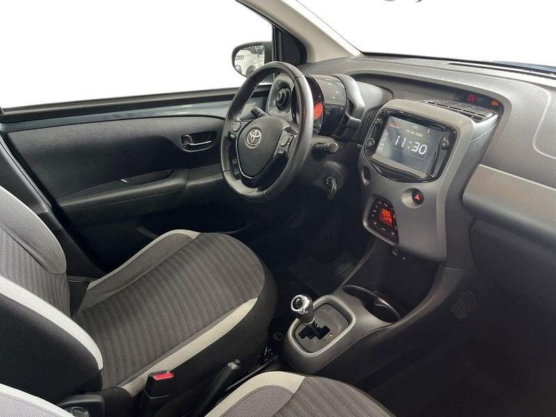 Toyota Aygo Aygo 5p 1.0 x-play m-mt 72cv