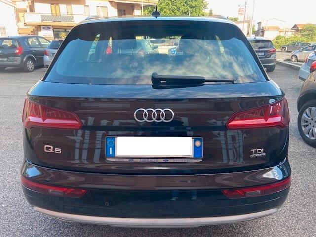 Audi Q5 2.0 TDI quattro S tronic Business Sport