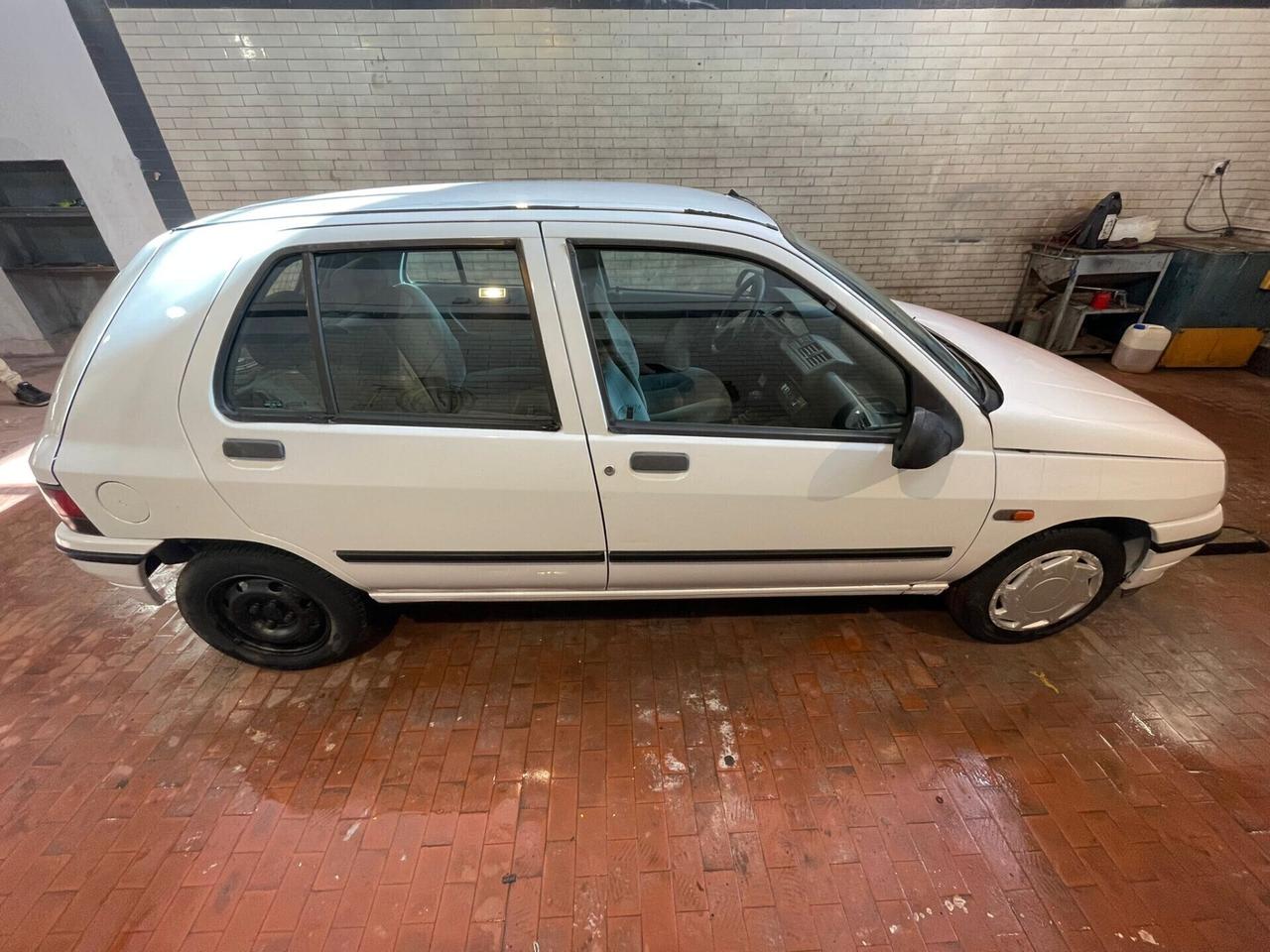 Vendita renault clio 1.4 - Benzina