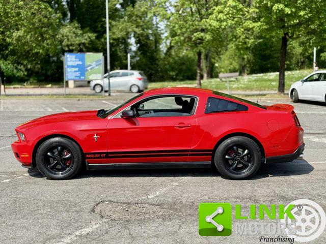 FORD Mustang COUPE